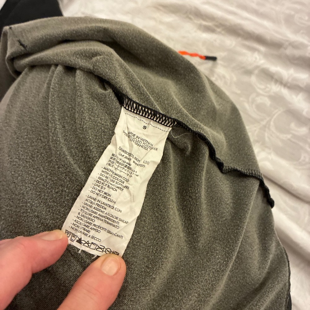 Saucony Athletic Black Long Sleeve Fleece Top with Orange Accents - Picture 3 of 4